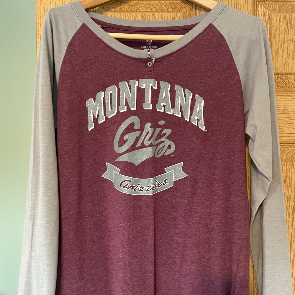 Montana grizzlies shirt.
